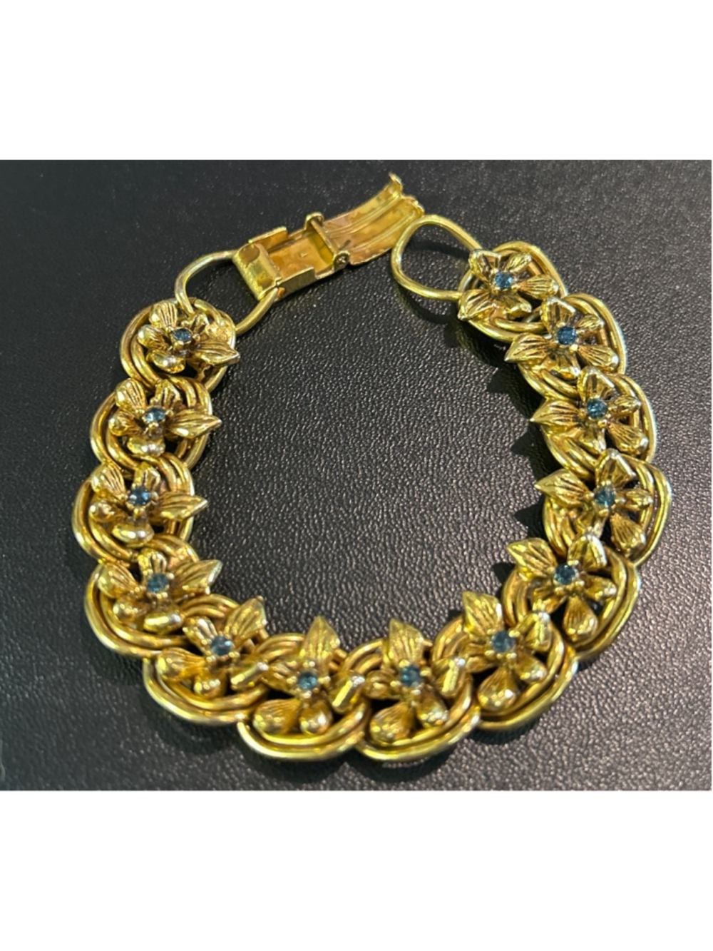 Women's Florenza Gold Tone Floral Bracelet with Blue Accents, size 6.5